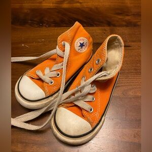 Kids converse